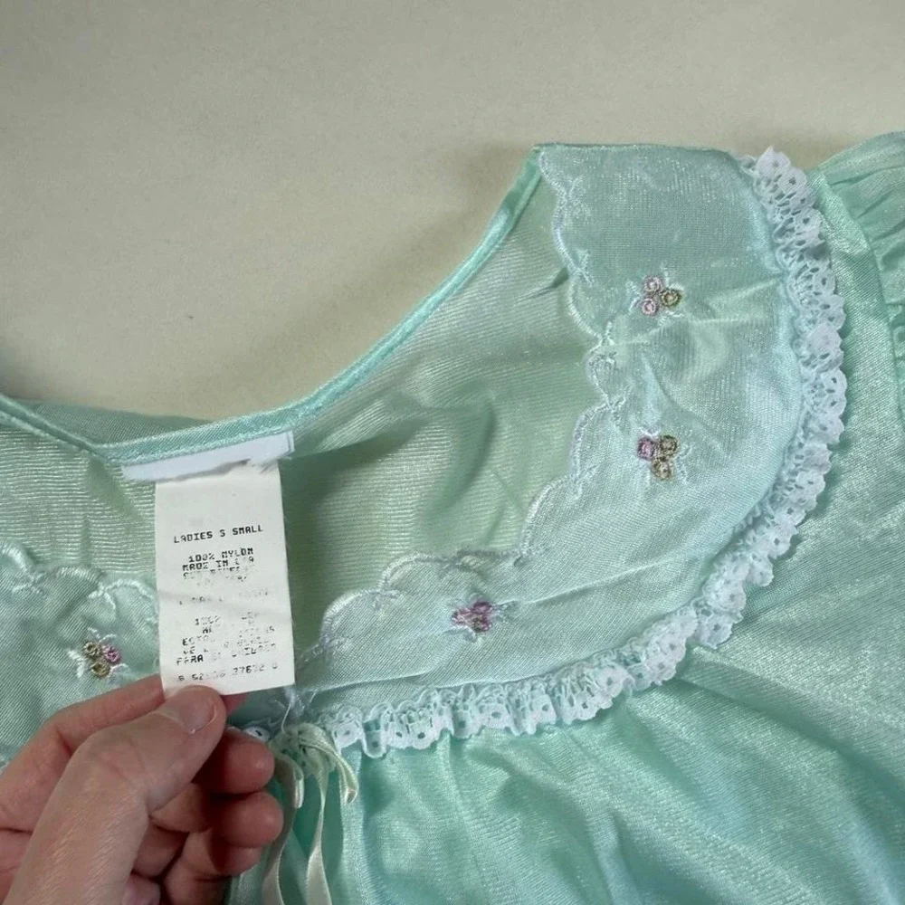 70s‎ vintage blueish green embroidered nightgown size small